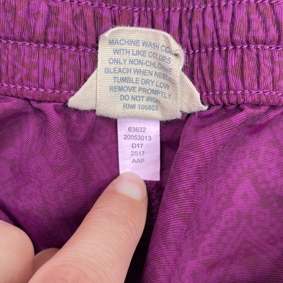 Duluth Trading Co Pink Go Go 7" Geometric Stretch Shorts Size Small - Picture 9 of 9